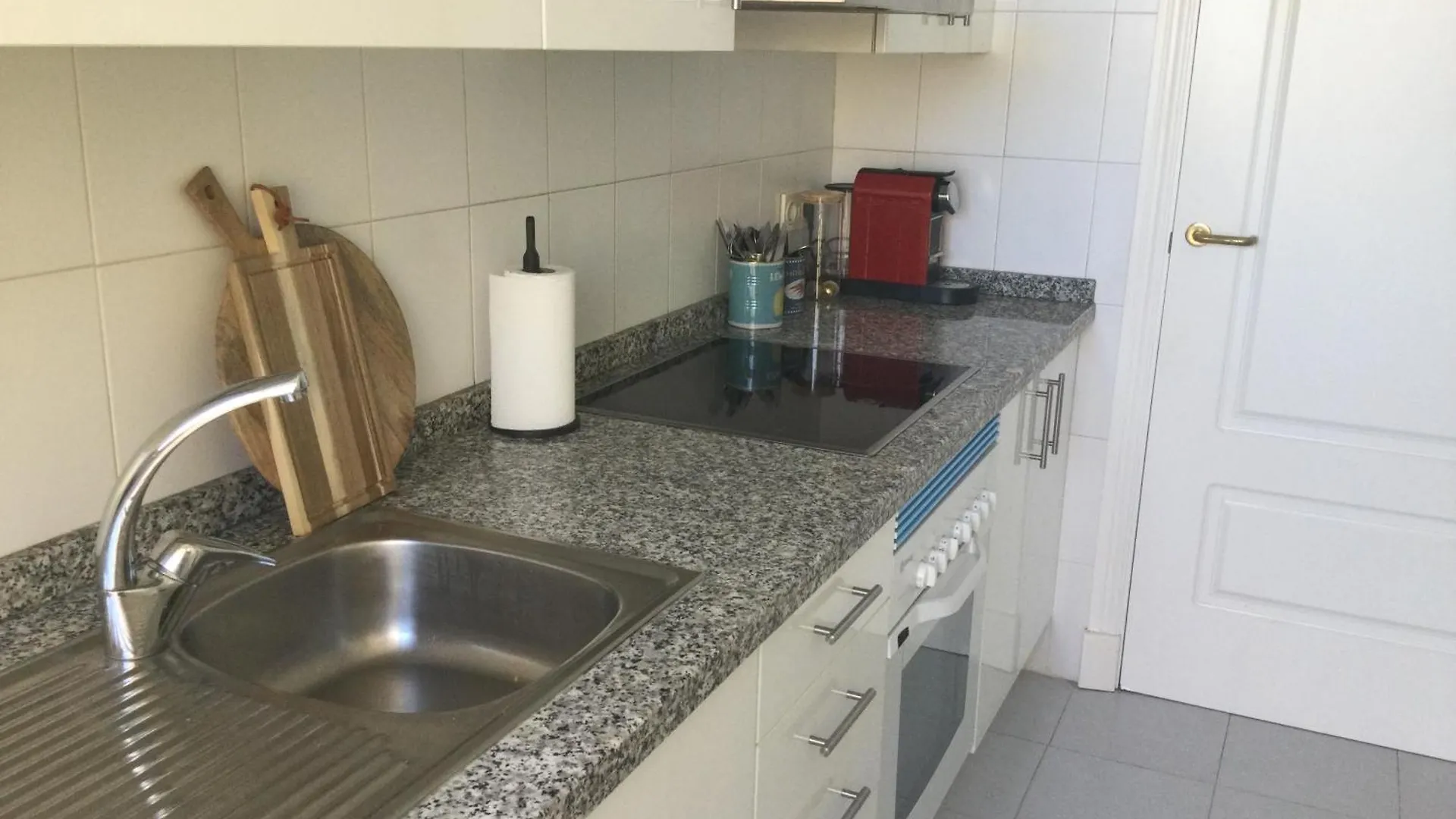 2 Bed Penthouse Apartment 마닐바