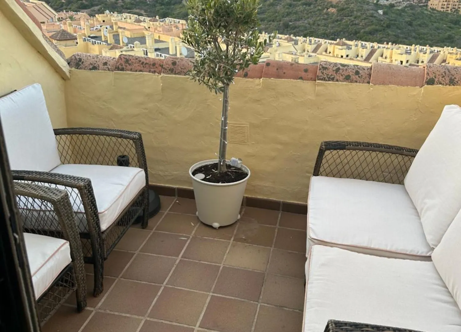 2 Bed Penthouse Apartment 마닐바 0*,  스페인